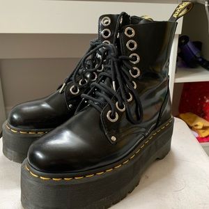 Dr Martens Jadon Max size 6US